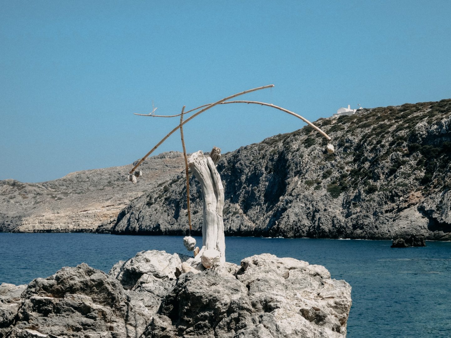 Strandgut-Mobile am Potamos beach