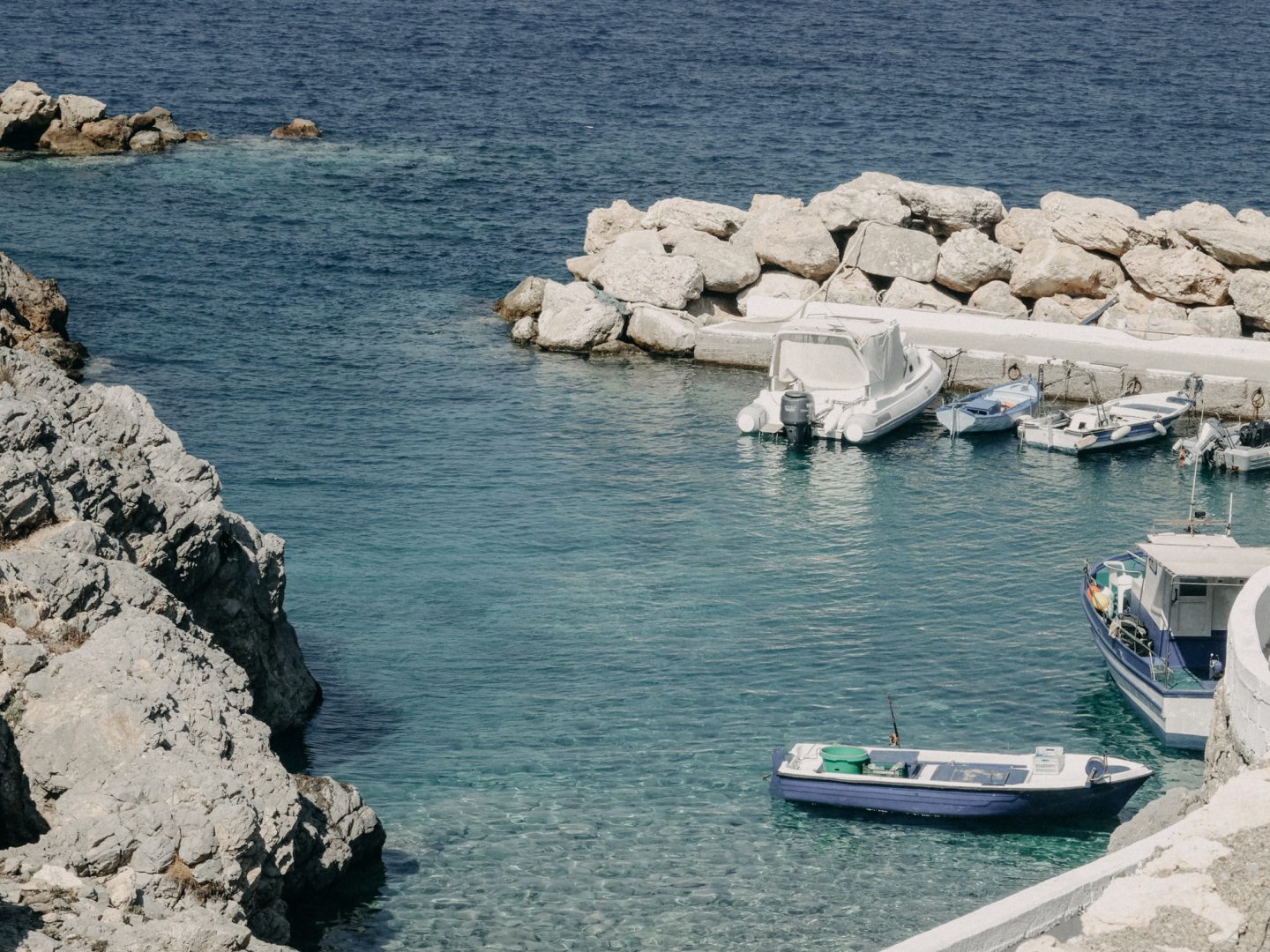 Fischerhafen der Insel Antikythira in Potamos