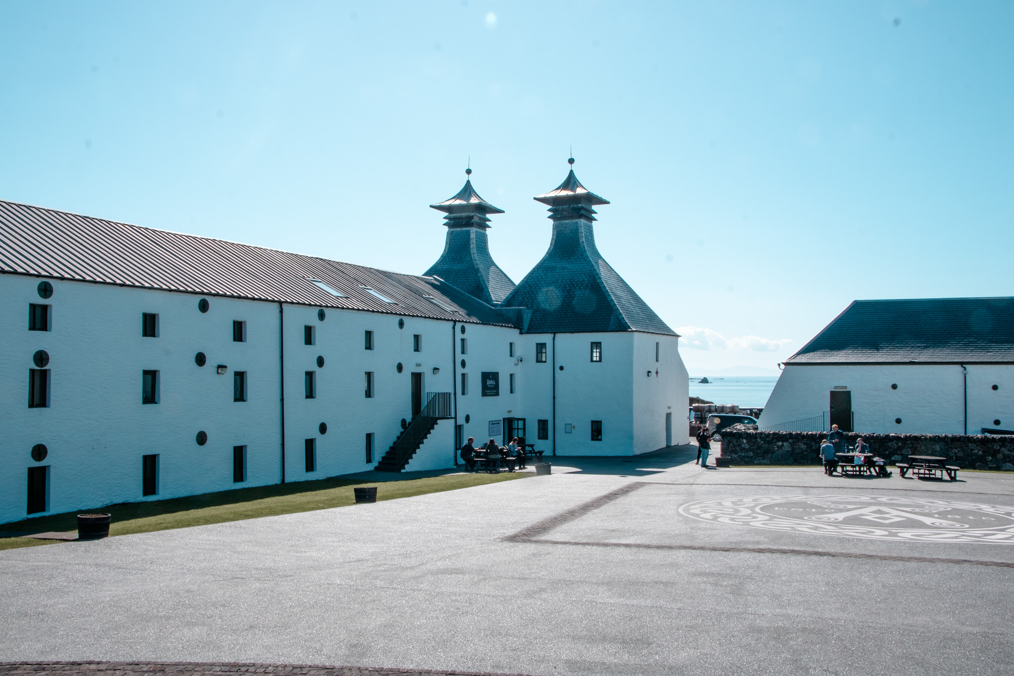 Ardbeg Destillery - Whisky Destillery auf der Insel Islay, Schottland