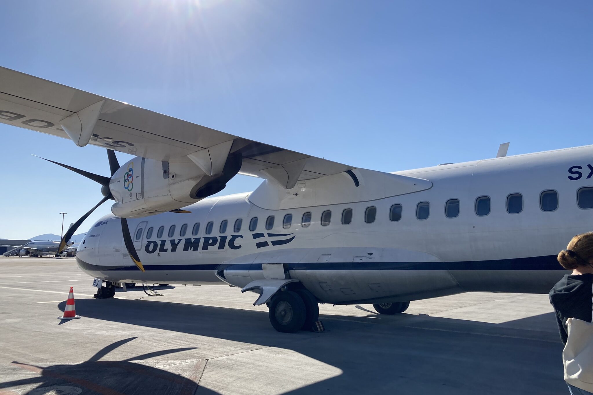 Flugzeug der griechischen Fluglinie in Paros