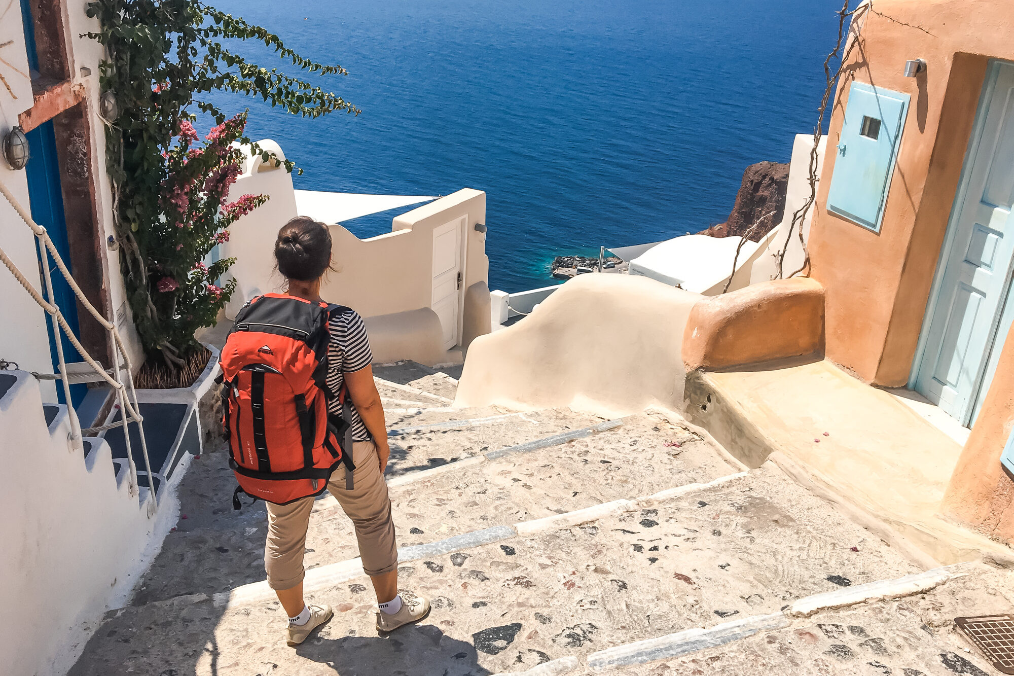 Santorini - Treppenweg zum Hafen Ammoudi mit großartiger Aussicht - einfach Top
